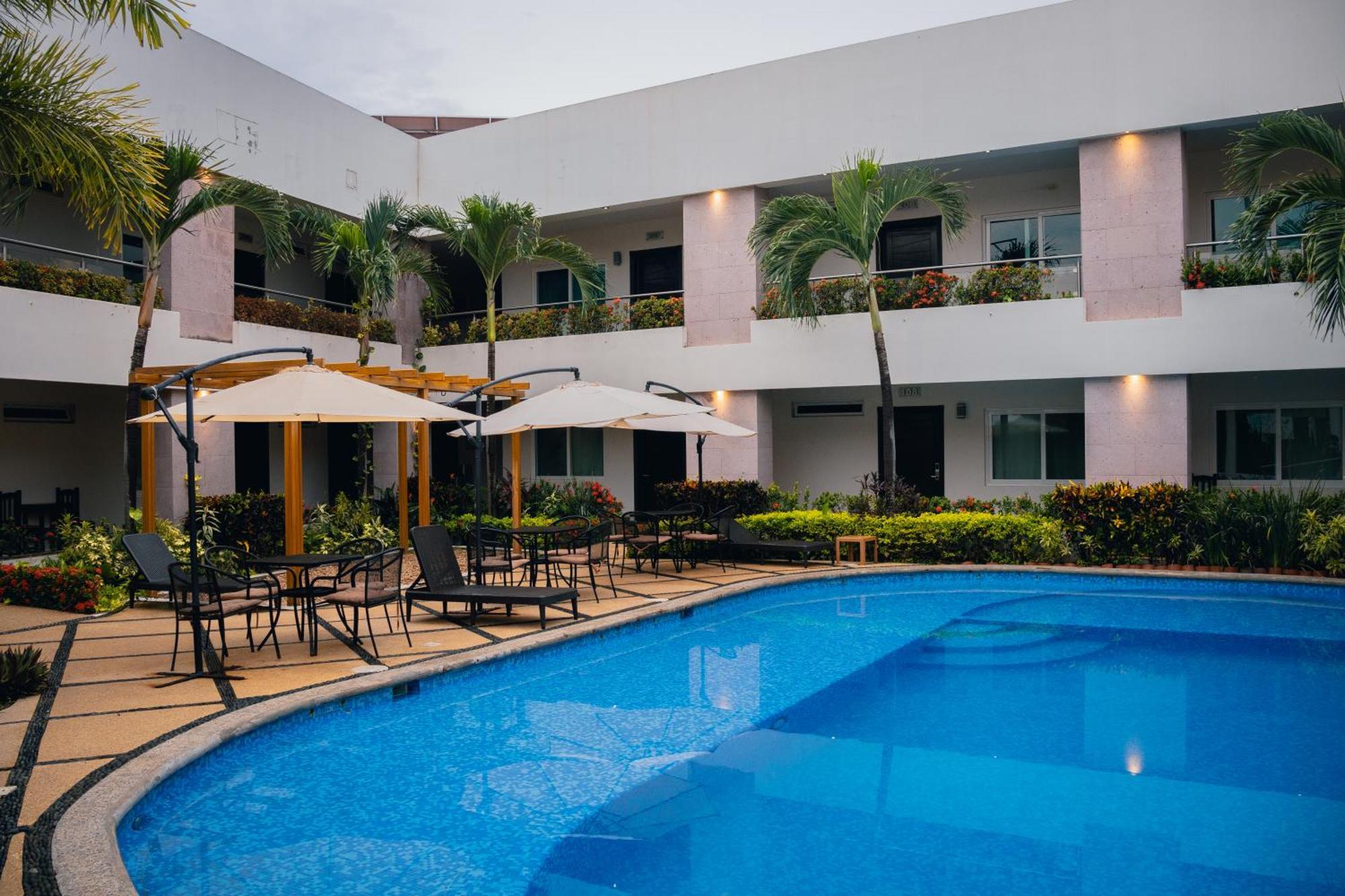 Luxury Hotel Inn Penita de Jaltemba Exterior photo