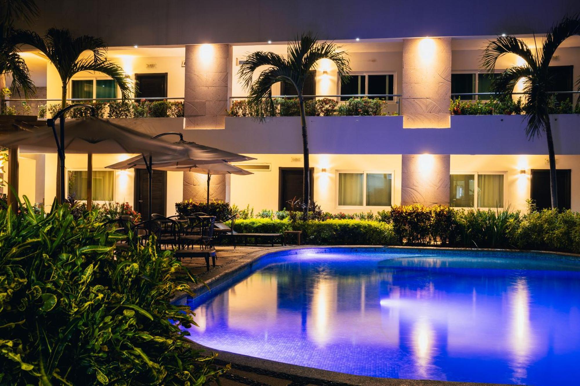 Luxury Hotel Inn Penita de Jaltemba Exterior photo